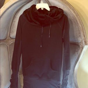 Lululemon Sherpa fuzzy sweatshirt 4